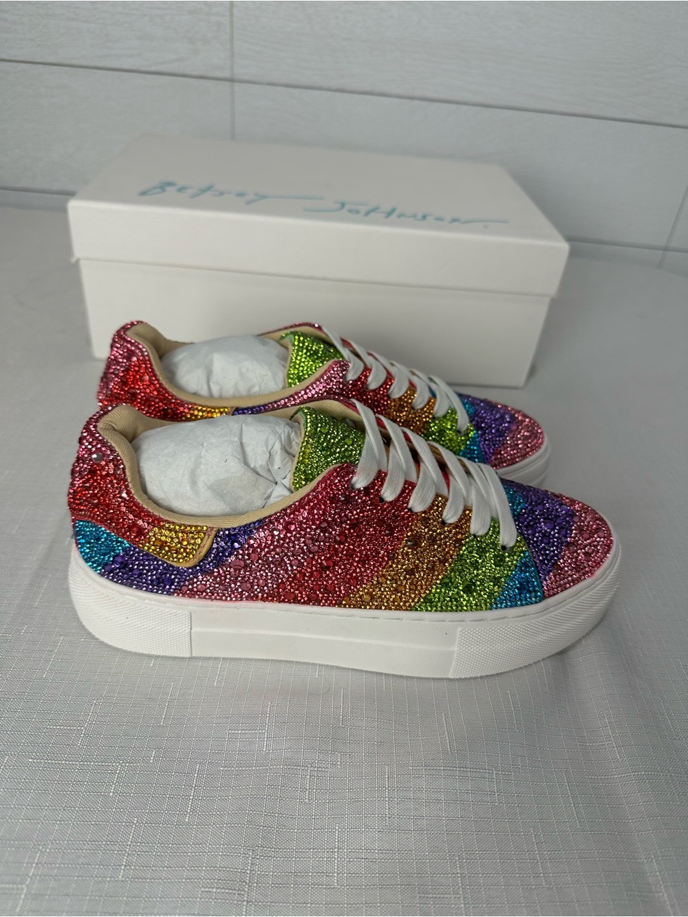 Betsey Johnson Sidny Rainbow Sneaker Size 6 - Picture 7 of 12